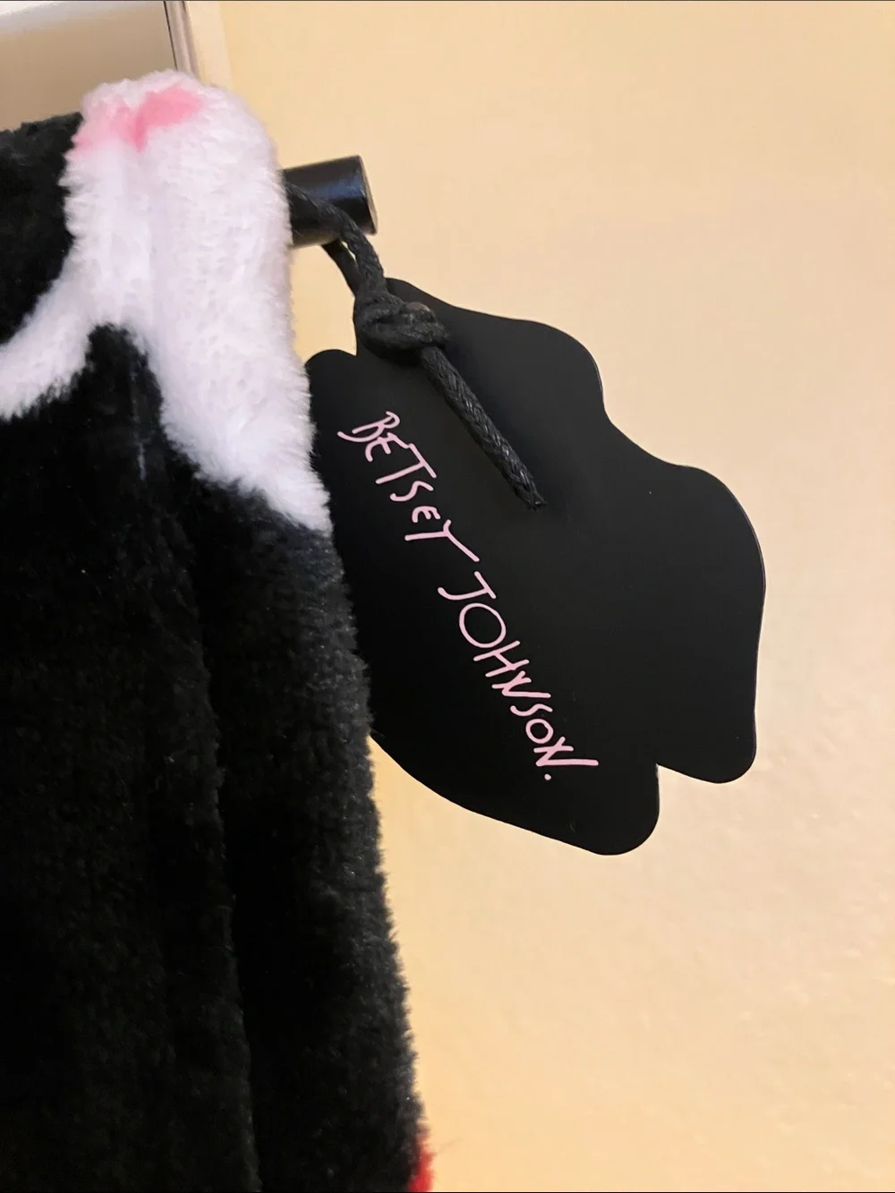 💋Betsey Johnson adorable Halloween plush throw blanket ghosts skulls lips NWT
